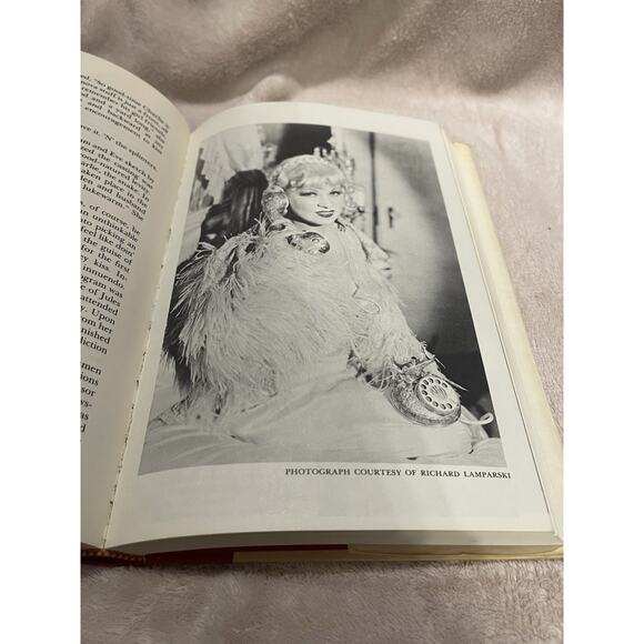 Mae West A Biography By George Eells Hardcover First Edition HCDJ Vintage - Picture 11 of 12